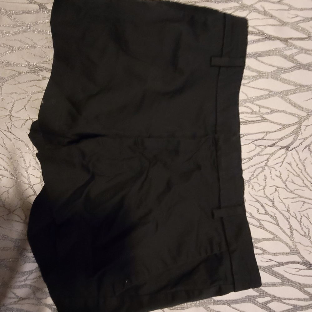 Shorts - Picture 3 of 3